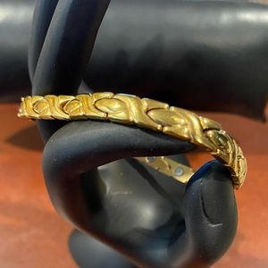 Stainless steel gold-tone XOXO bracelet